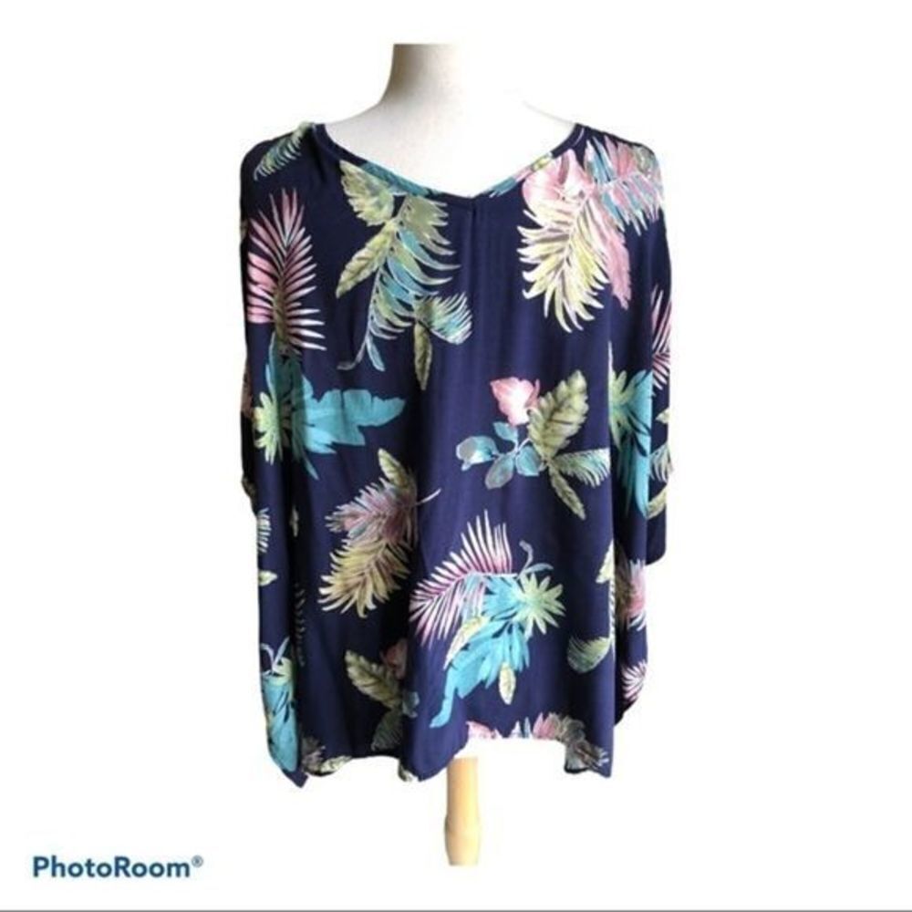 Umgee poncho style cold shoulder tropical top medium - Picture 4 of 5